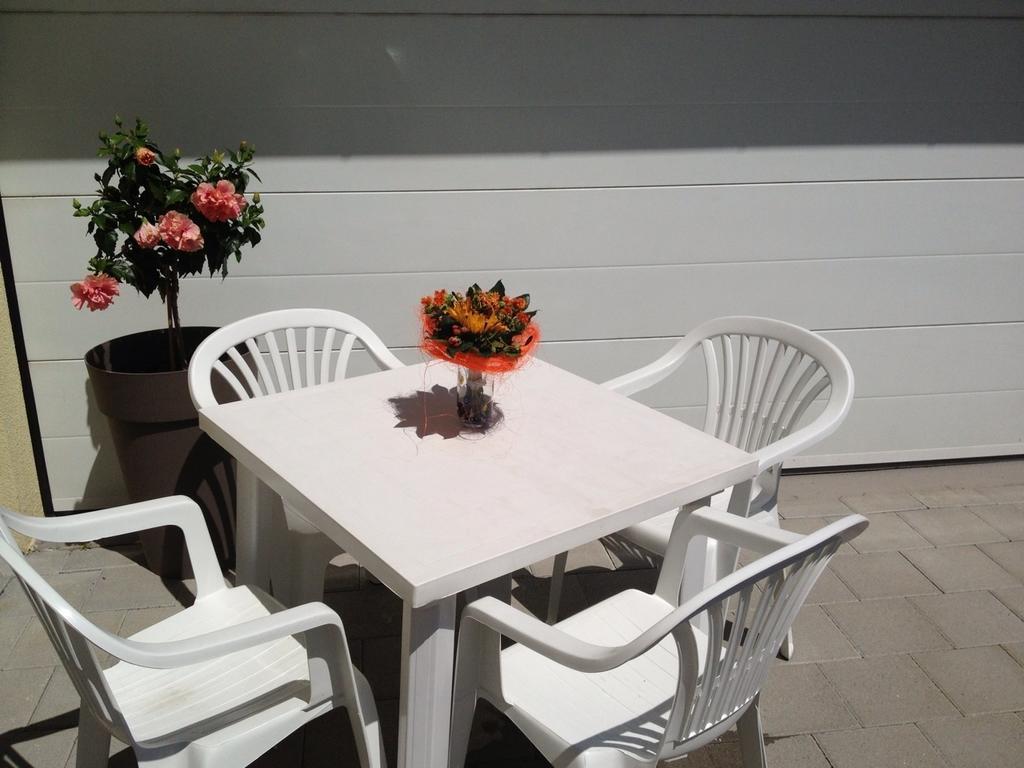 Studio 1 1/2 Contone Habitación foto