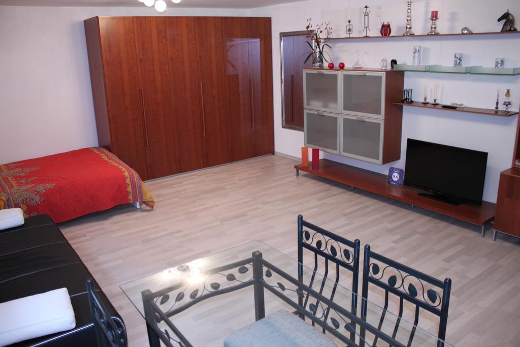 Studio 1 1/2 Contone Exterior foto
